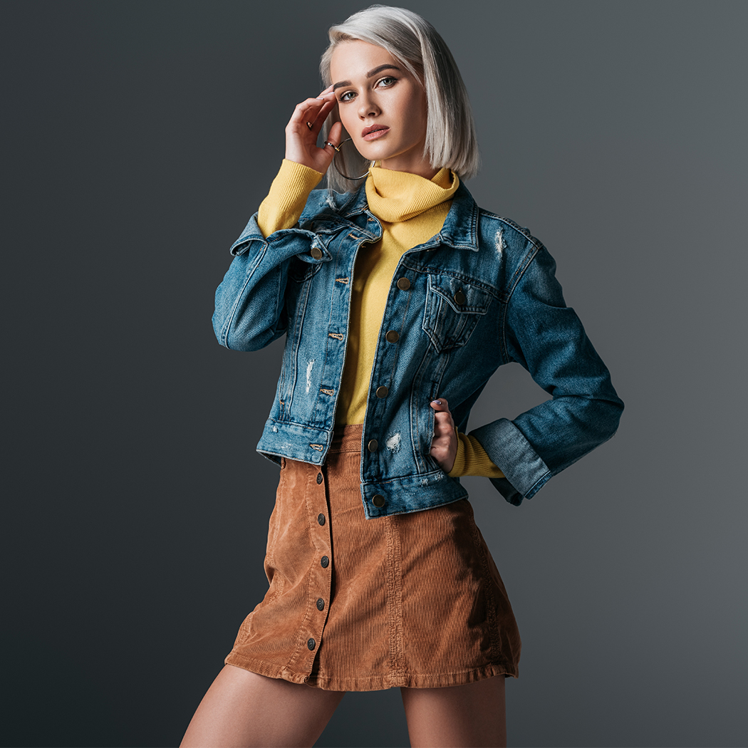 Sztruksowa spódnica w modnych stylizacjach na różne okazje. Zobacz, jak ją nosić!